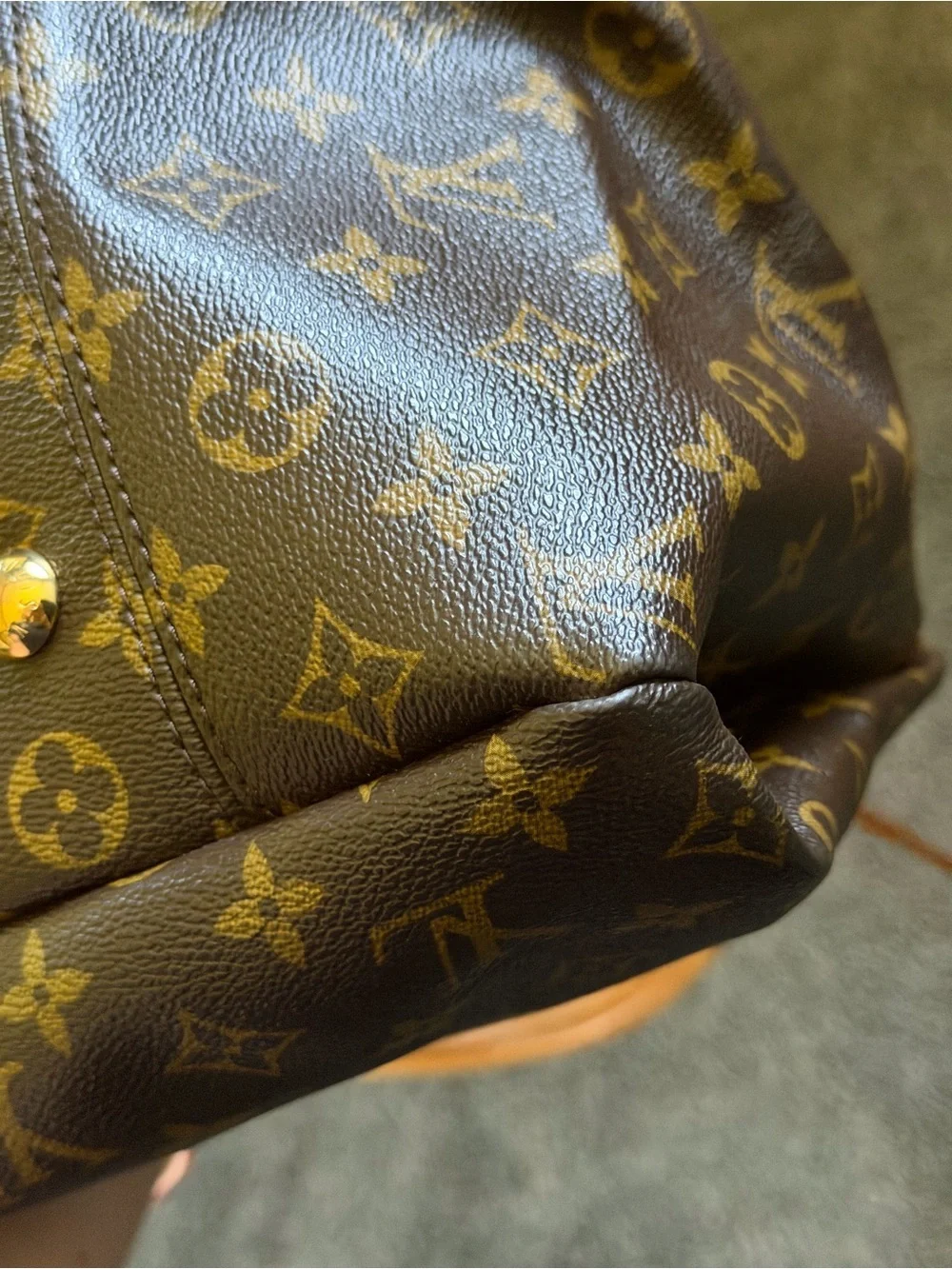 Louis Vuitton monogram Artsy with COA/dust bag